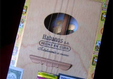 cigar box ukulelele