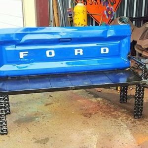 recyclart.org-upcycled-garden-ideas-scrap-metal-truck-tailgate-bench